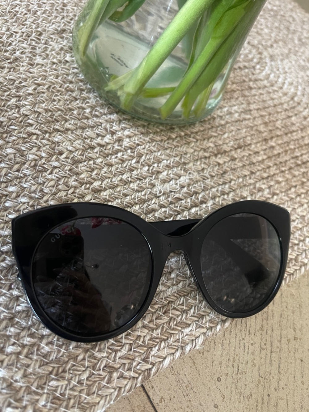 Gucci Black Cat-Eye Sunglasses with Dark Lenses